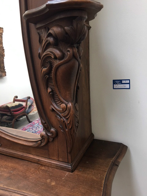 Schoorsteenmantel in notelaar ca.1920 / Mantlepiece in walnut ca.1920