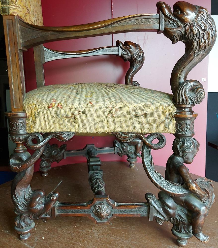 Throne chair